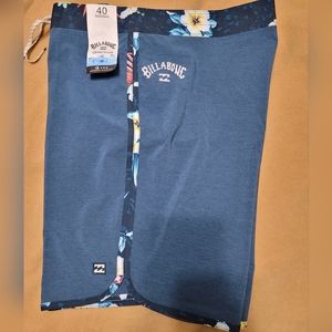 NWT.  Billabong mens shorts.  Size 40. (47)